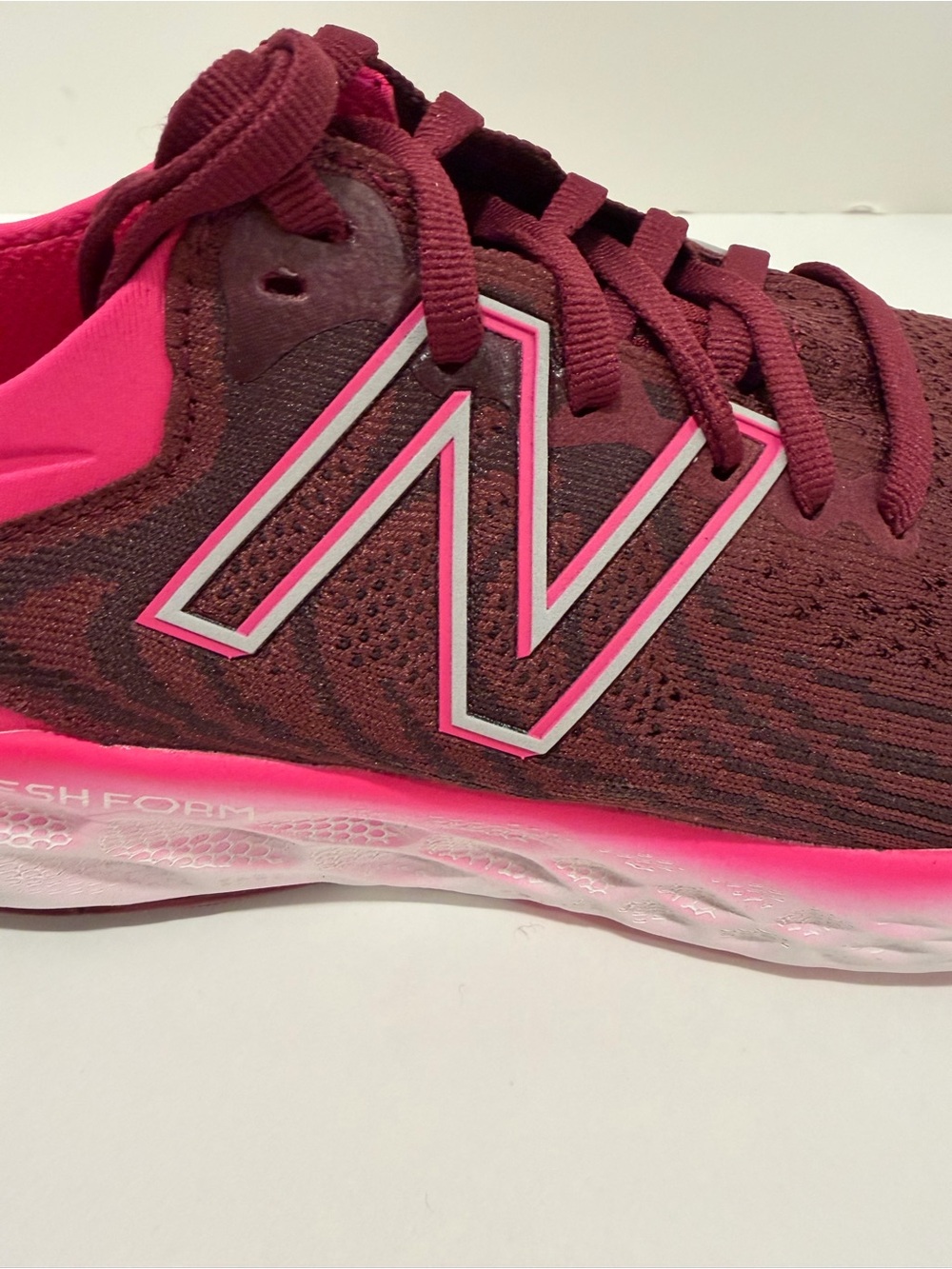 Size 8.5W New Balance Womens Fresh Foam W1080G11 Pink Running Shoes - Picture 8 of 14